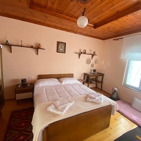 Vila Llulla Krujë Exterior foto