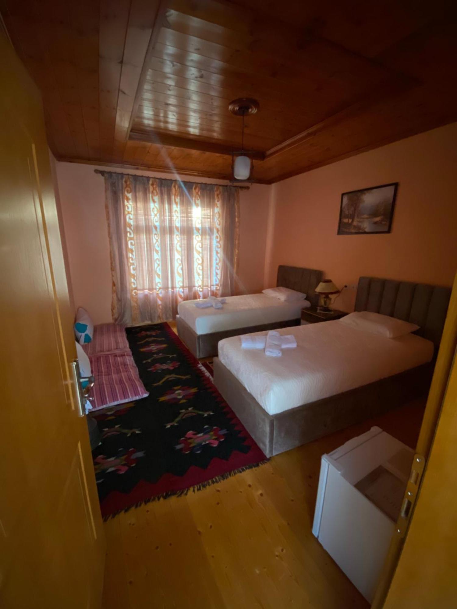 Vila Llulla Krujë Exterior foto